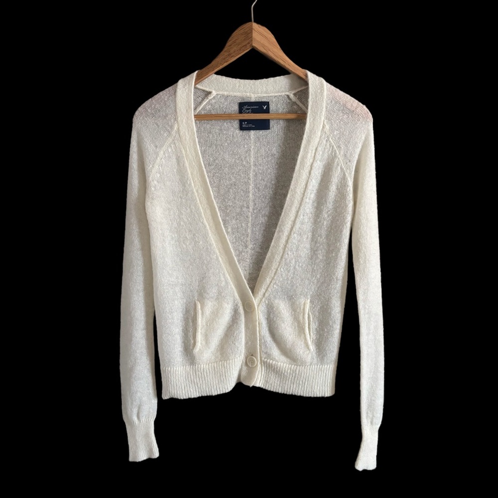 American Eagle Outfitters Off-White Knit 2 Button Lightweight Cardigan Size S